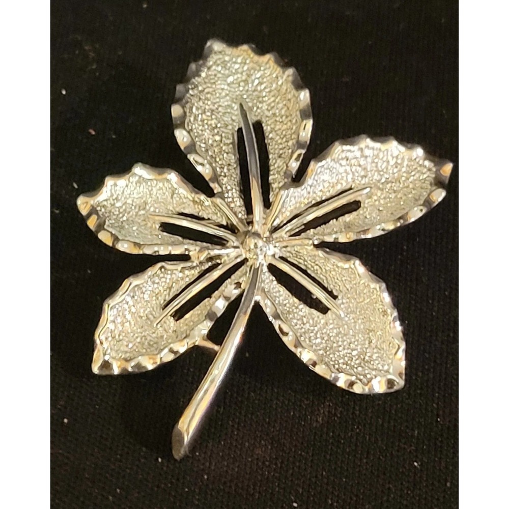 Vintage Sarah Coventry Silver Tone Textured Leaf Pin Brooch Mid Century Jewelry